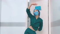 护士小姐姐和医生小姐姐,携手守护生命之光