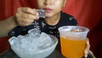 娱乐吃瓜酱冰块,娱乐吃瓜酱带你领略清凉趣味